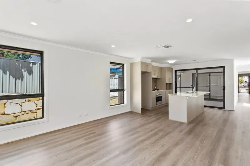 2/21 Clermont Street, Fisher, photo 2