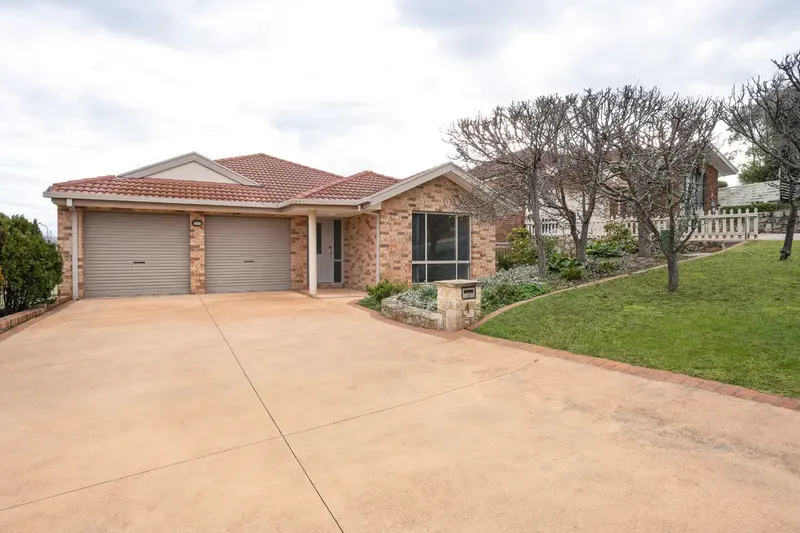 4 Mount Warning Crescent, Palmerston ACT 2913, photo 1