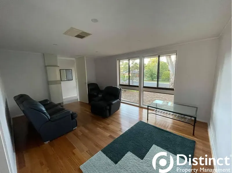 54 Castley Circuit, Kambah, photo 9