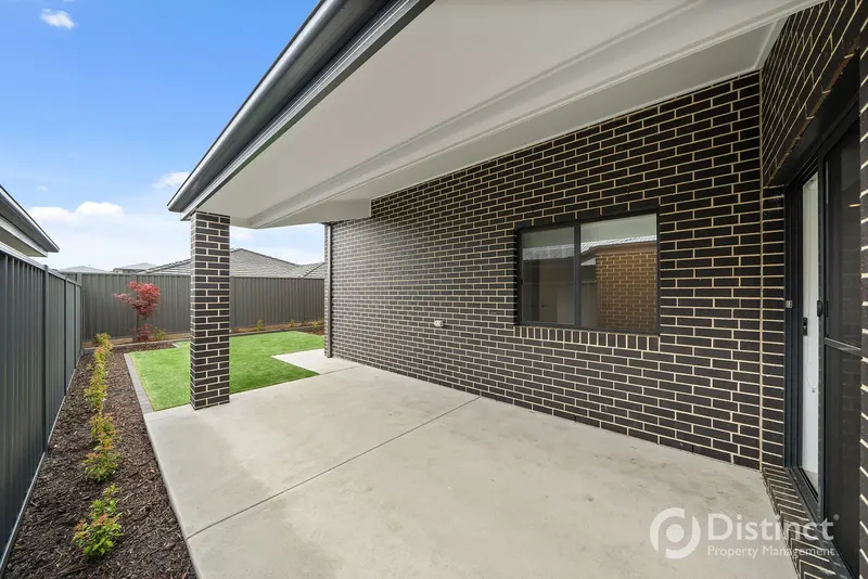 28 Grace Munro Crescent, Strathnairn ACT 2615, photo 15