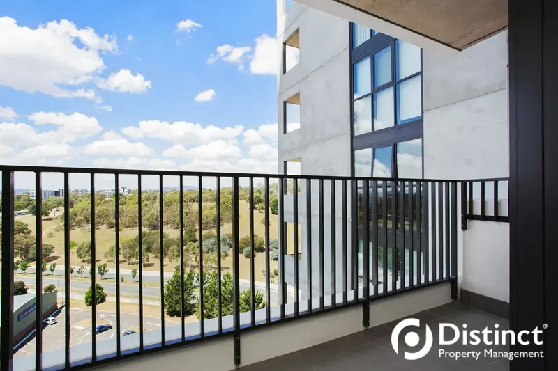 1110/120 Eastern Valley Way, Belconnen, photo 3