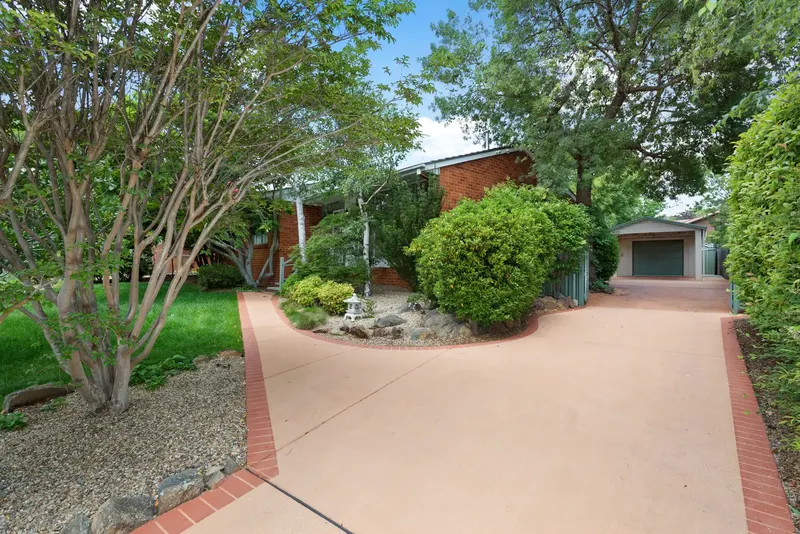6 Allwood Street, Chifley ACT 2606, photo 1