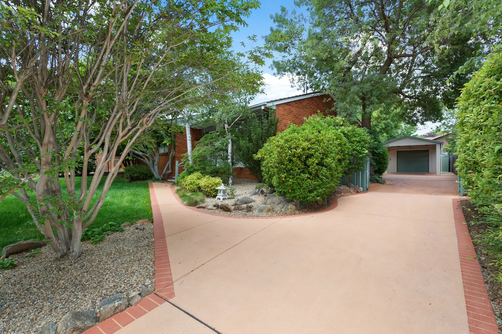 6 Allwood Street, Chifley ACT 2606, photo 1