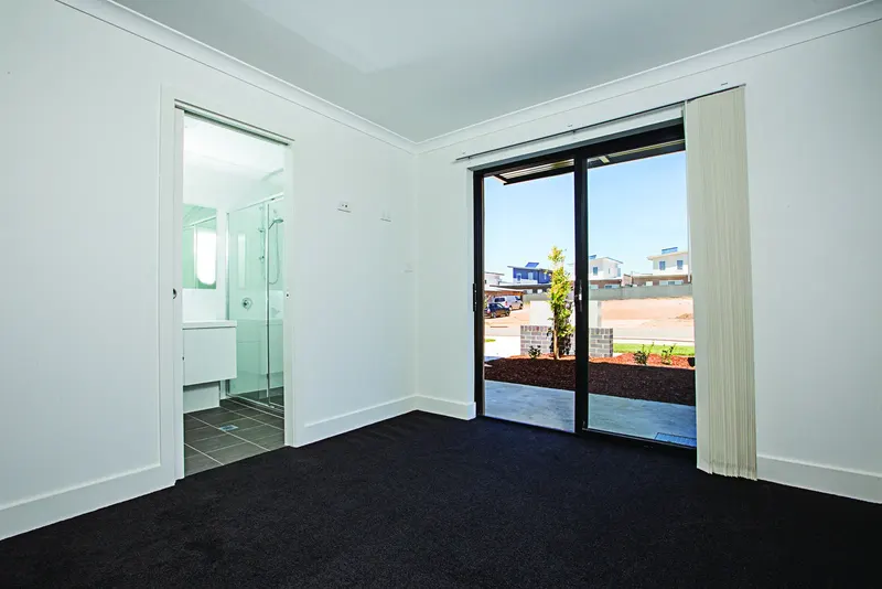 1/3 Billabong Street, Lawson, photo 5