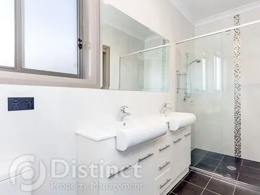 6 Basham Street, Franklin, photo 8