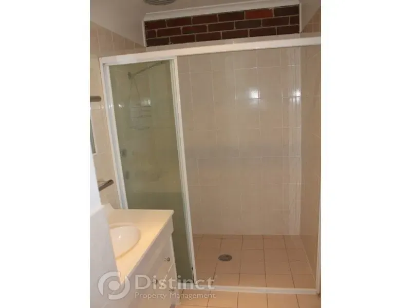 16 Riley Close, Ngunnawal, photo 7