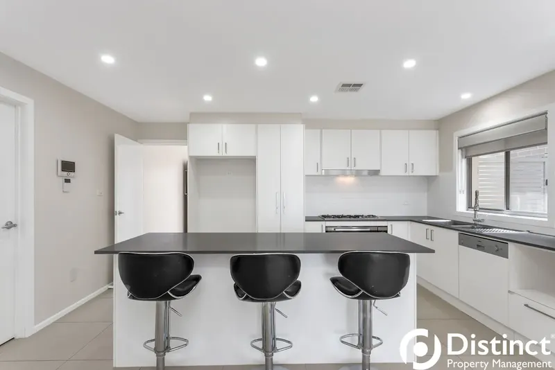 8 Victoria Owen Circuit, Casey, photo 3