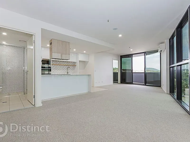 1301/120 Eastern Valley Way, Belconnen, photo 2
