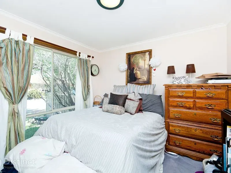 21 Thornhill Crescent, Dunlop, photo 5