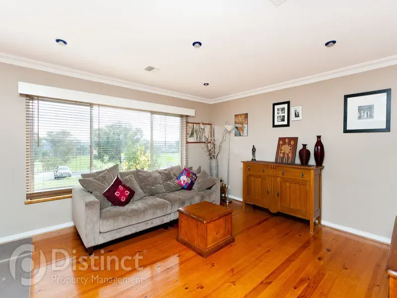 62 Richard Avenue, Crestwood, photo 4