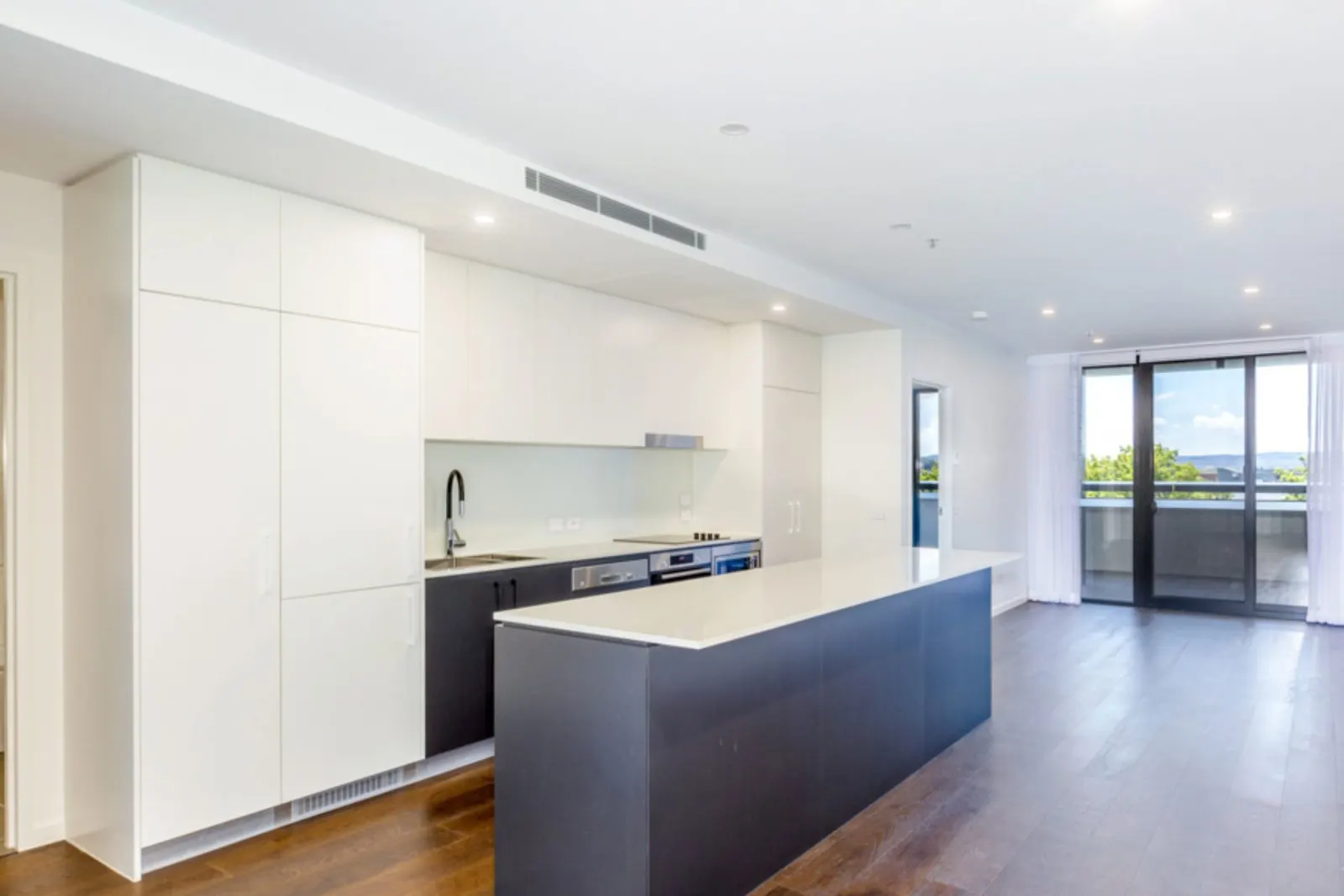 305/34 Eyre Street, Kingston, photo 1