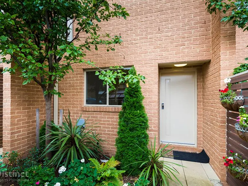 3/2 Mcintosh Street, Queanbeyan, photo 1