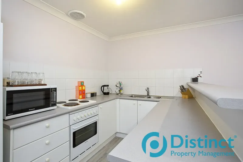 11/12 Albermarle Place, Phillip, photo 2
