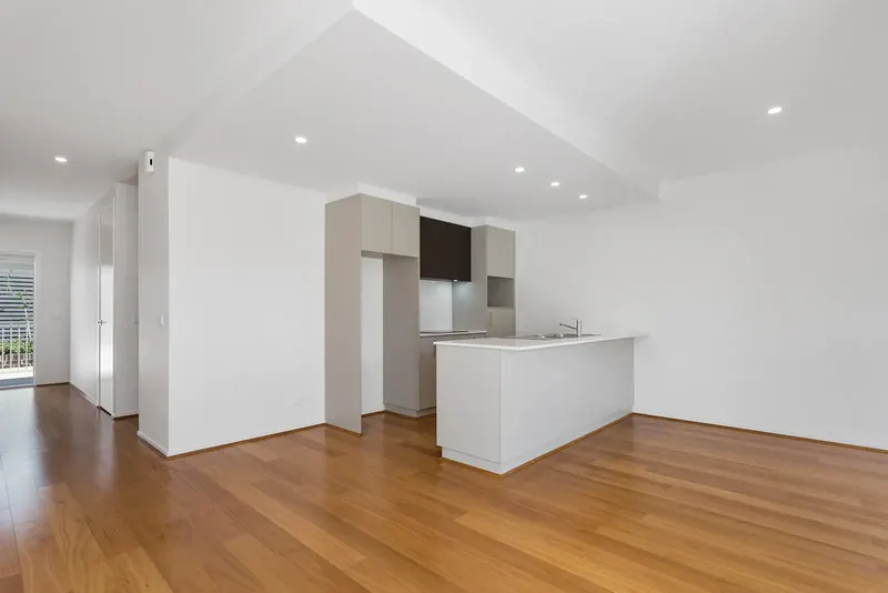 10/101 Eggleston Crescent, Chifley, photo 2
