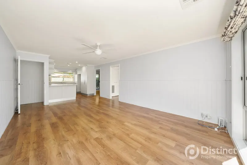 12 Arakoon Cres, Isabella Plains, photo 4