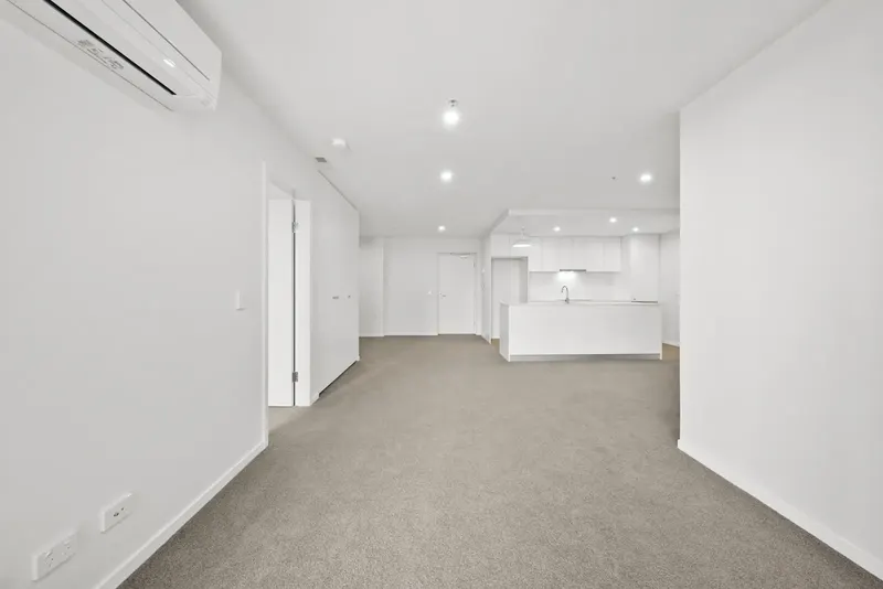 814/90 Swain Street, Gungahlin, photo 3