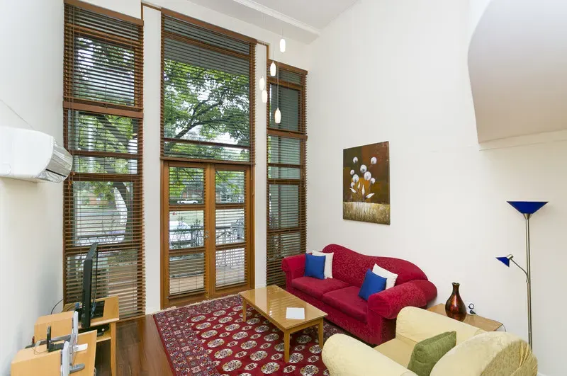 2/18 Captain Cook Crescent, Griffith, photo 2