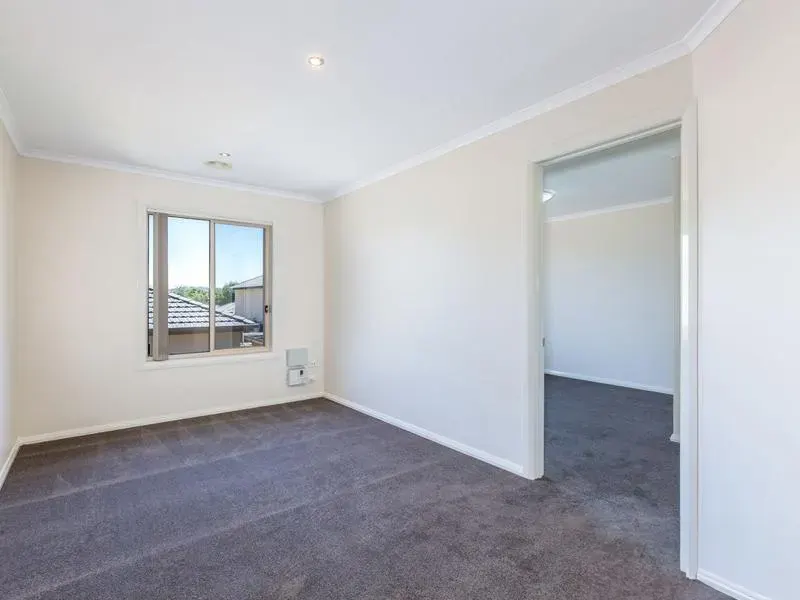 55 Frances Burke Street, Gungahlin, photo 4