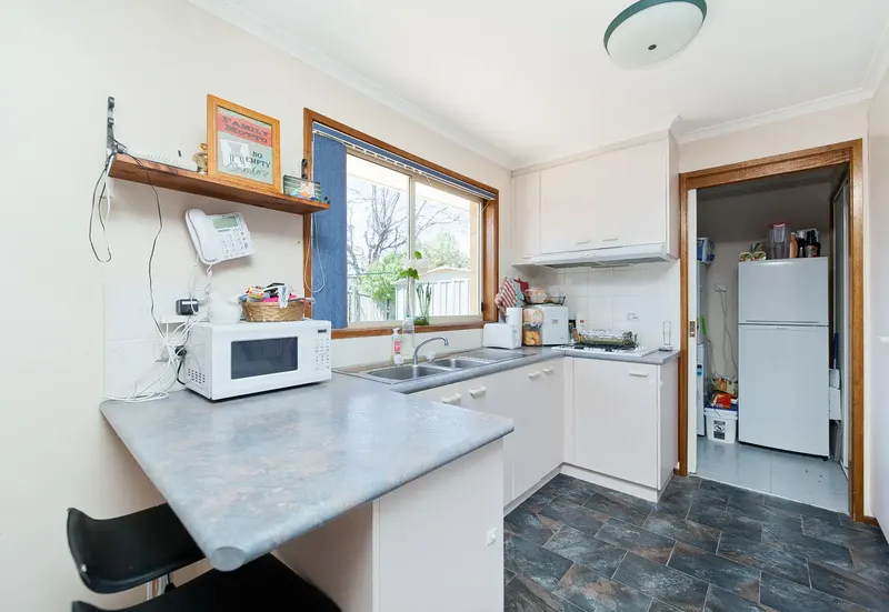 21 Thornhill Crescent, Dunlop, photo 2