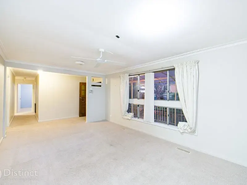 14 Backhouse Street, Latham, photo 4