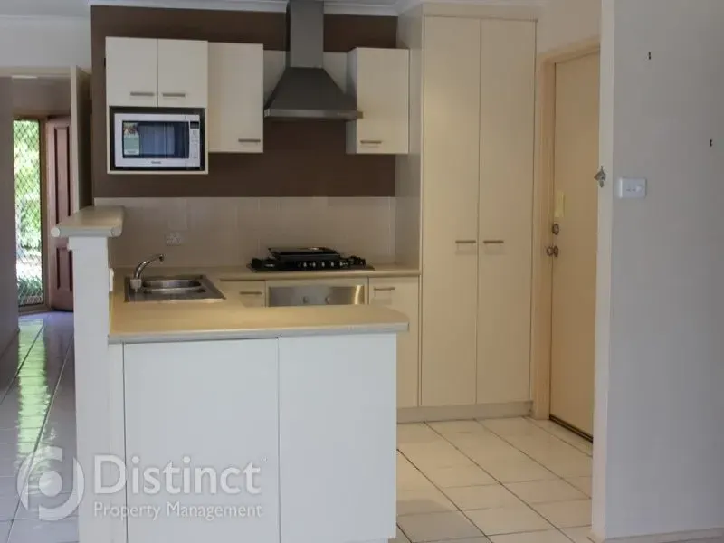 16 Riley Close, Ngunnawal, photo 2
