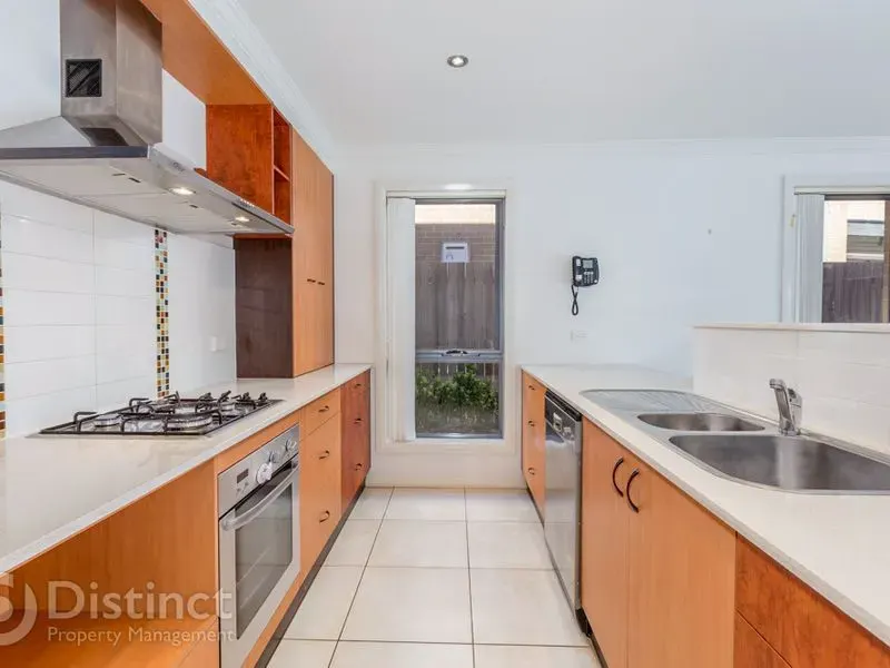 17 Moonlight Avenue, Harrison, photo 2