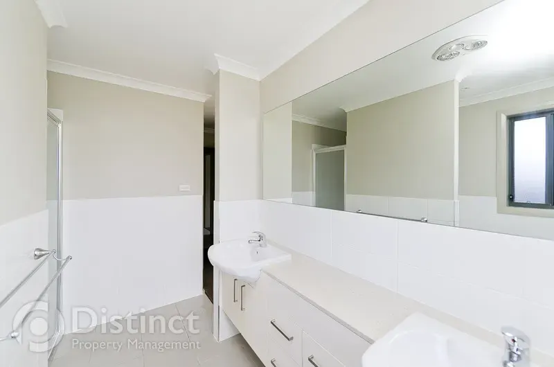 10 Jack Ryan Street, Forde, photo 6