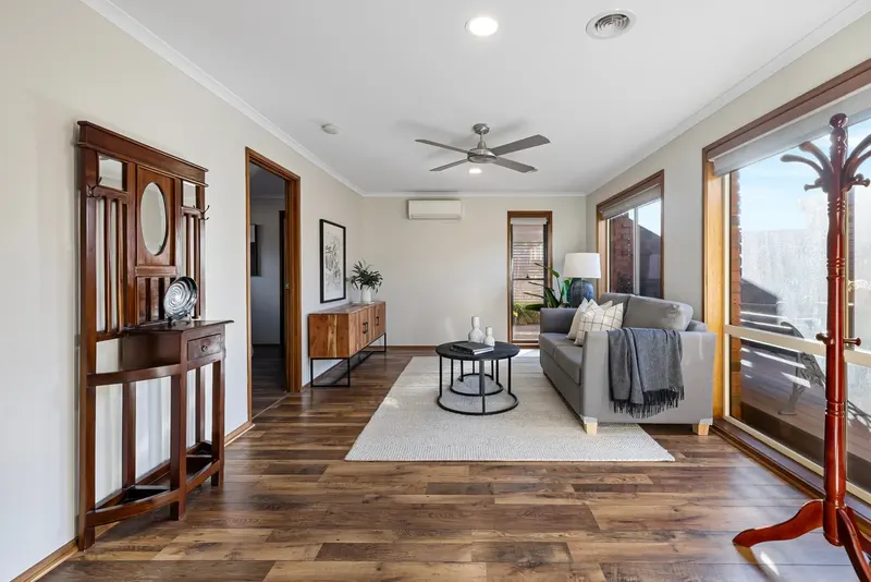 33 Poplar Crescent, Jerrabomberra, photo 3
