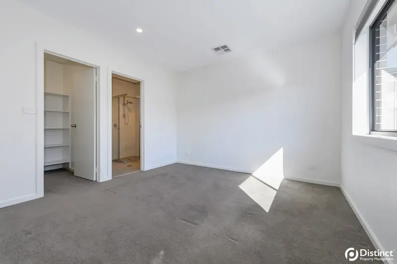 14 Galaxias Street, Throsby, photo 6