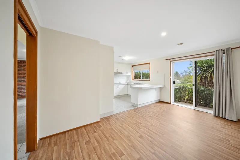 102 Louisa Lawson Crescent, Gilmore, photo 2