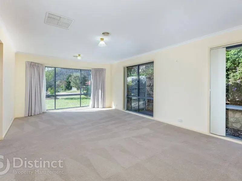 16 Ironbark Circuit, Jerrabomberra, photo 4