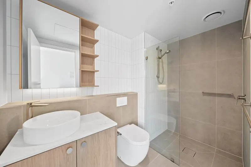 203/220 Melrose Drive, Phillip, photo 5