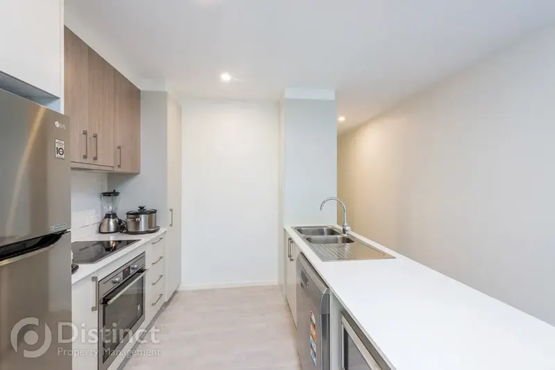 2/109 Canberra Avenue, Griffith, photo 2