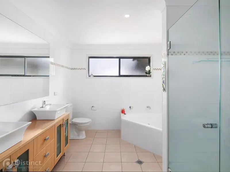 118 Jackie Howe Crescent, Macarthur, photo 7