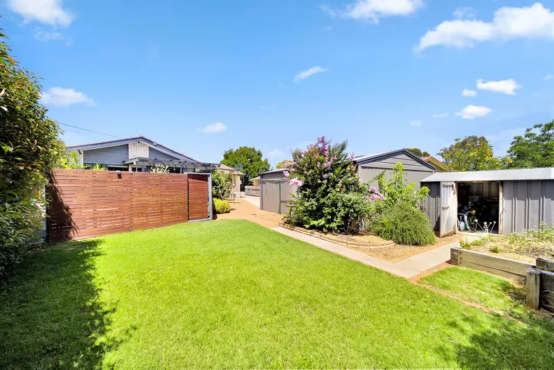 22 Kneeshaw Street, Monash, photo 15