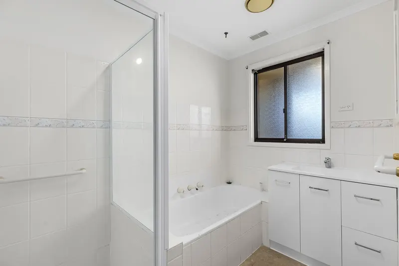 31 Carr Crescent, Wanniassa, photo 9
