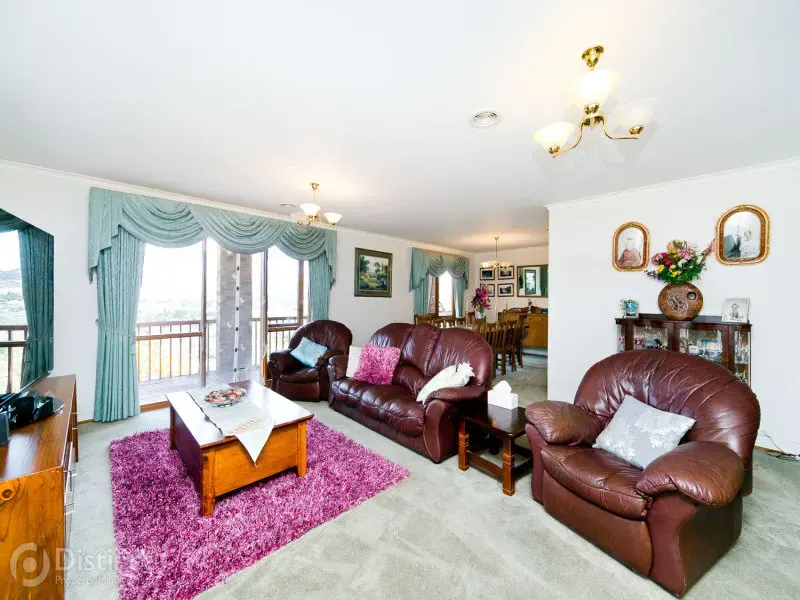 31 Jackie Howe Crescent, Macarthur, photo 4