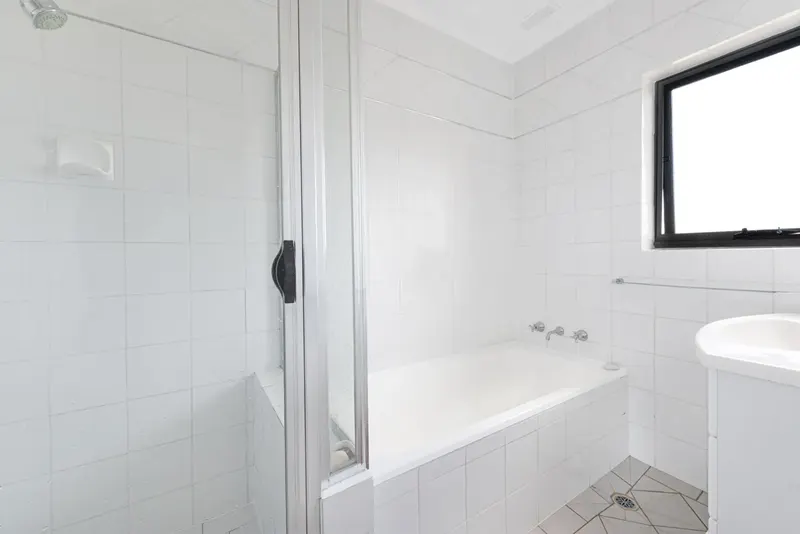 10 Hagelthorn Street, Farrer, photo 6