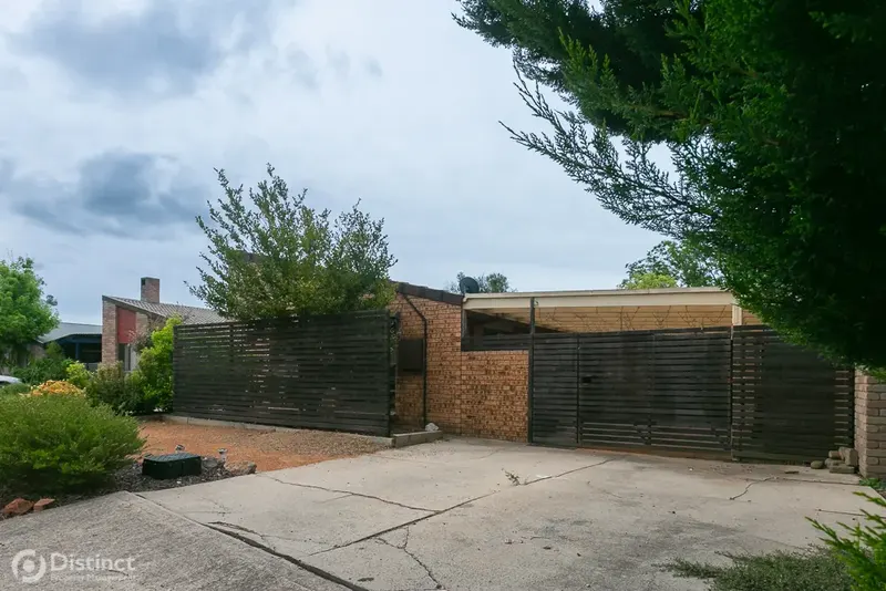 6 Moorehead Place, Latham
