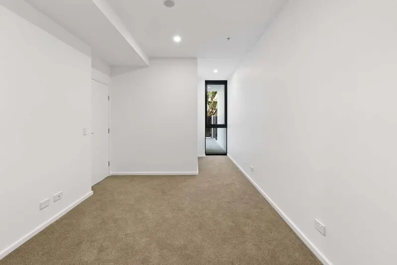 209/21 Captain Cook Crescent, Griffith, photo 10