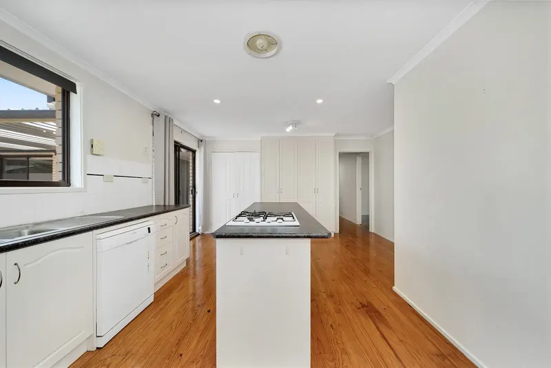 22 Kneeshaw Street, Monash, photo 3