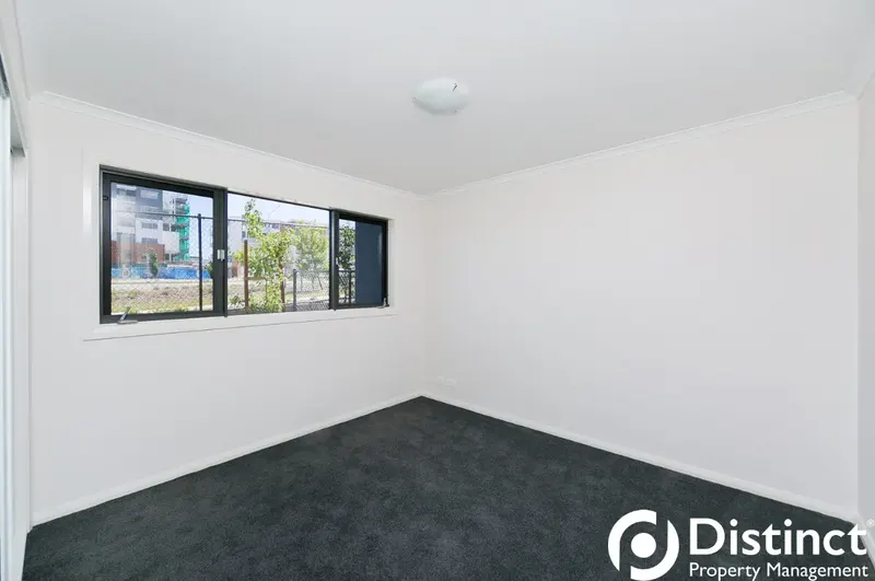 2/60 John Gorton Drive, Coombs, photo 2