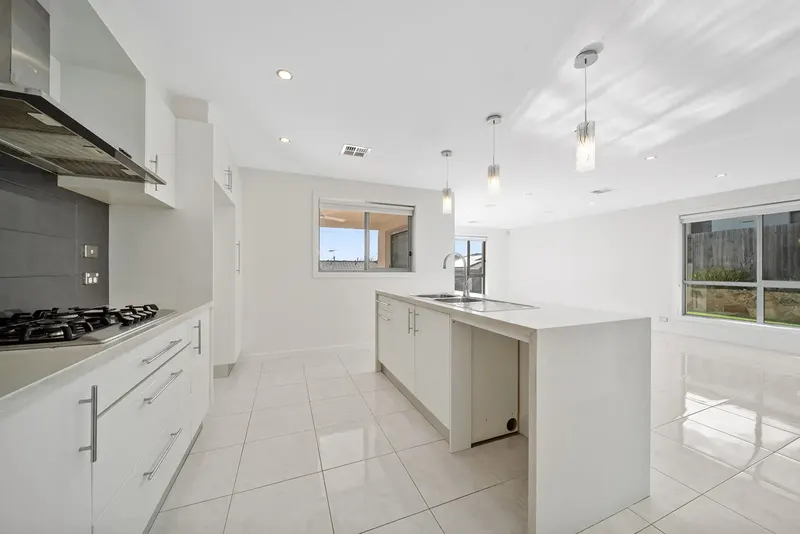55 Langtree Crescent, Crace, photo 8