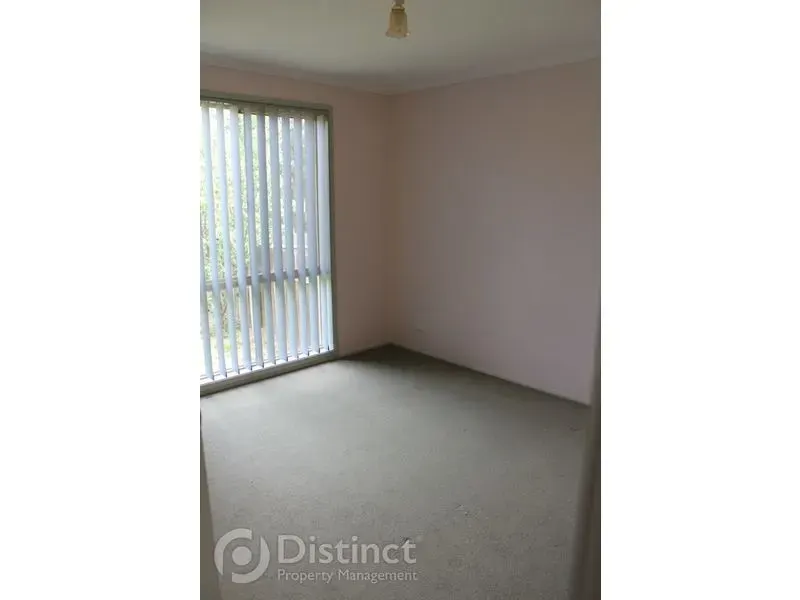 16 Marungul Avenue, Ngunnawal, photo 5