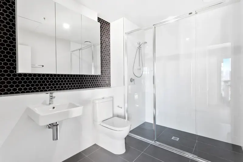 321/325 Anketell Street, Greenway, photo 5