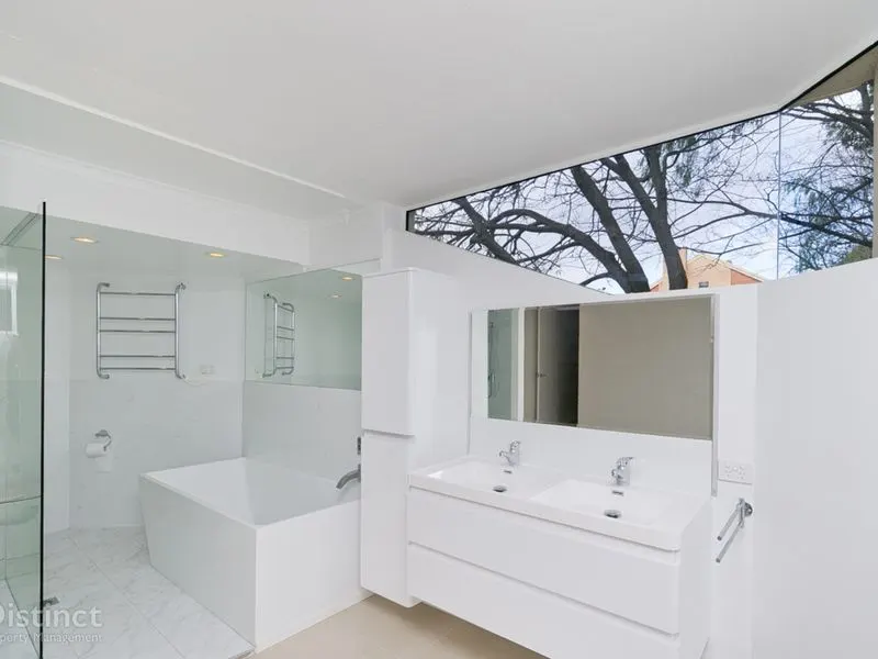 6/27 Giles Street, Kingston, photo 1