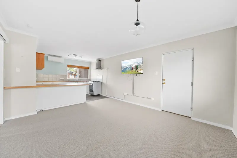 12/5 Carroll Street, Hughes, photo 2