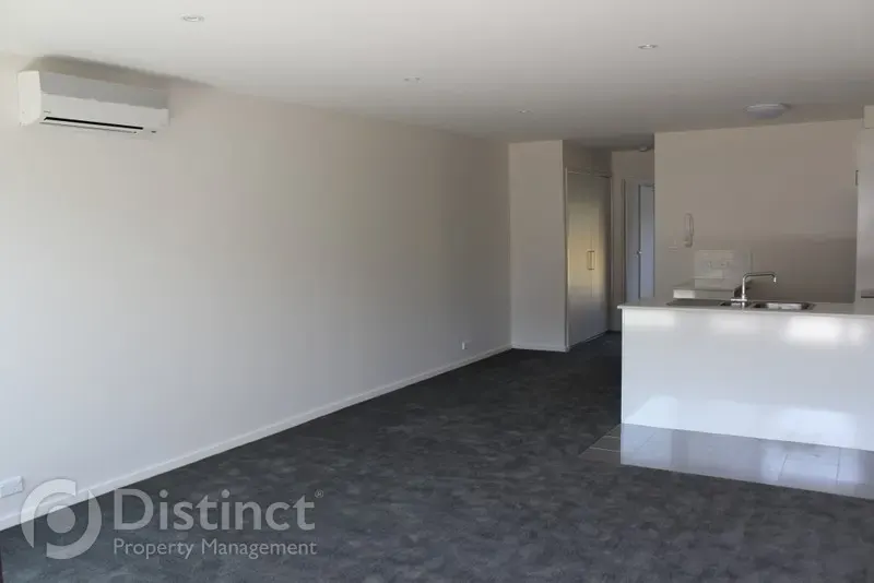 24/39 Jerrabomberra Avenue, Narrabundah, photo 4