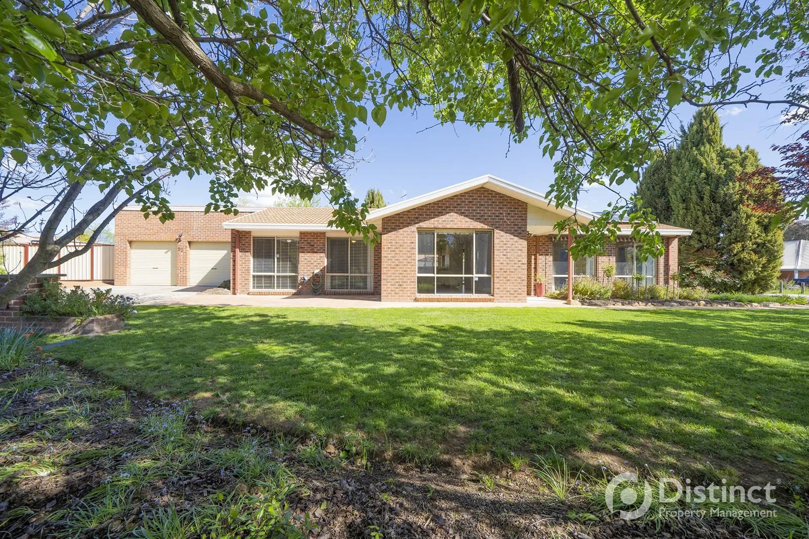12 Arakoon Cres, Isabella Plains, photo 1