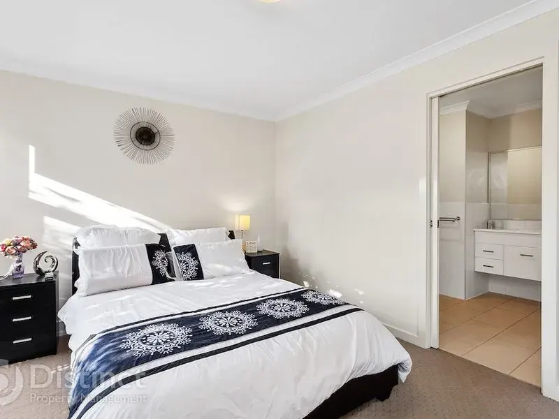 10 Dobikin Street, Crace, photo 8